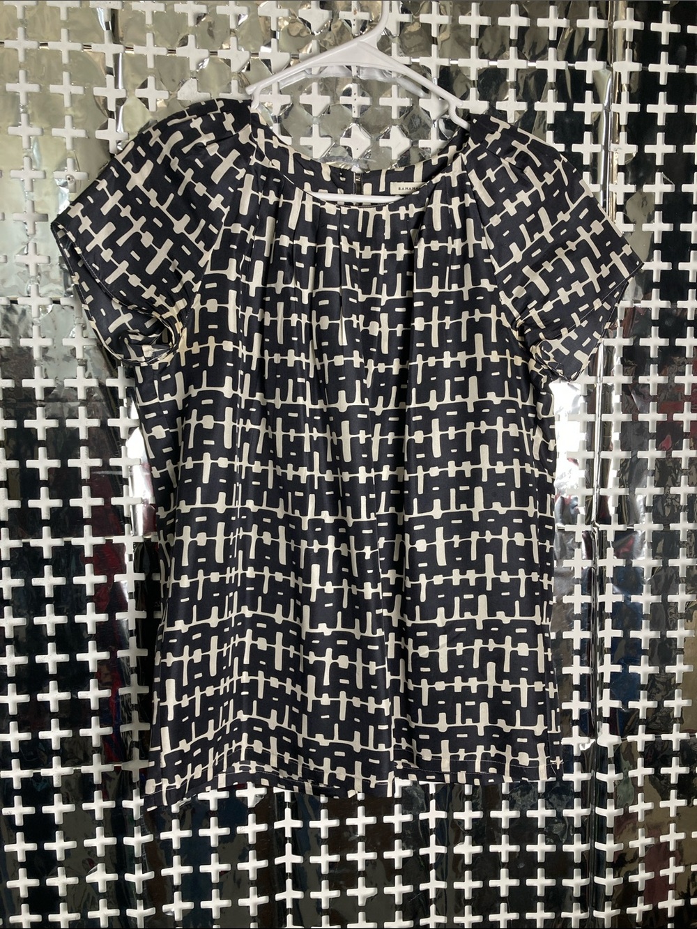 Banana Republic Black and Cream Geometric Short-Sleeve Blouse